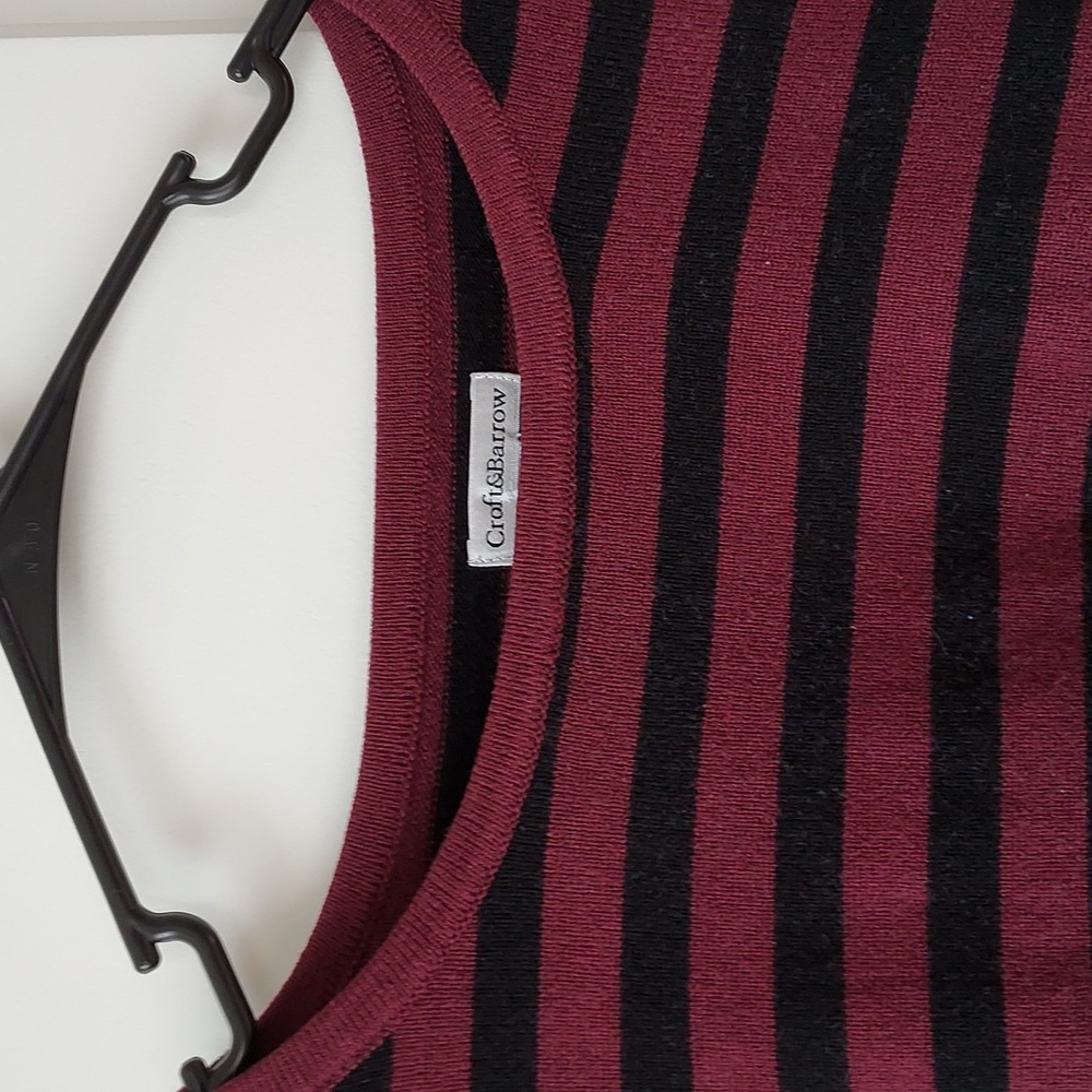 Croft & Barrow large long sleeve top/sweater maroon w/pinks black - Picture 4 of 14